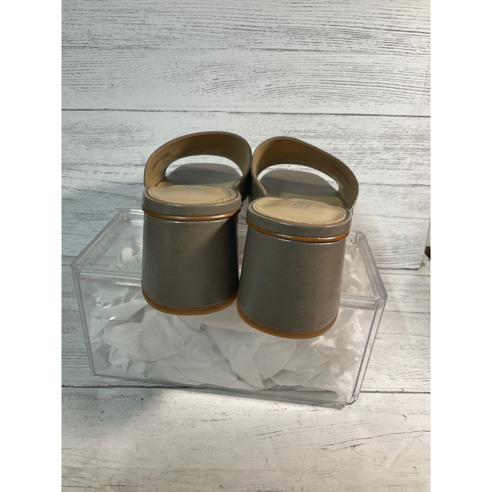 Michael Kors, beige leather mules, 8.5 - Picture 4 of 5